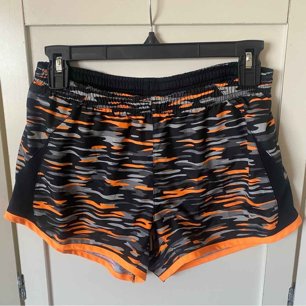 Nike women’s Dri fit running shorts Size Small elastic waist with drawstring